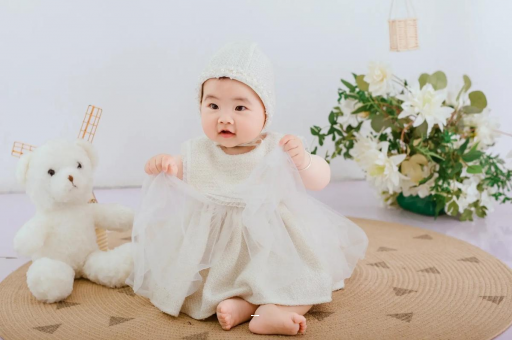 高唐宝宝在妈妈肚子里